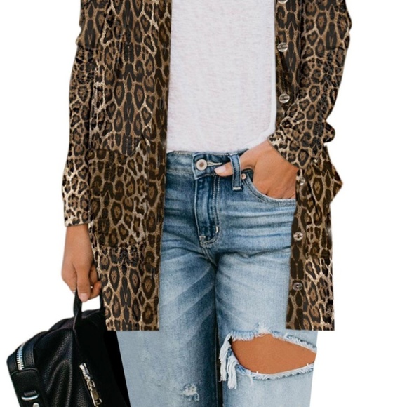 💕Limited Quanity💕 Button Up Cardigan w/ pockets - Picture 4 of 8